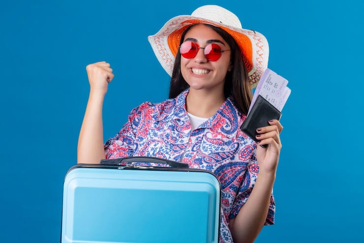 Voyageuse souriante